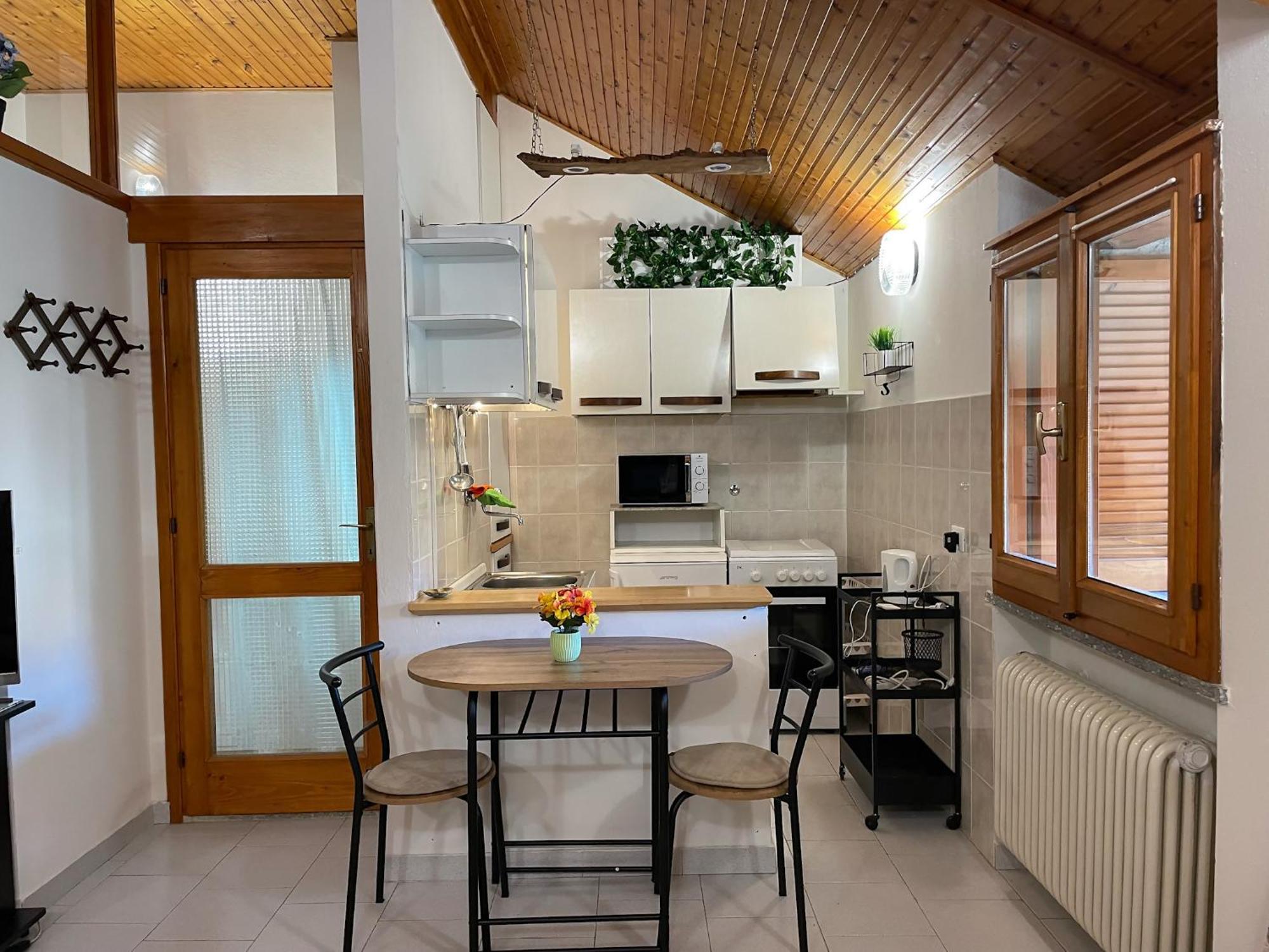 La Corte Dei Torri Loft On The Lake Oliveto Lario Bagian luar foto
