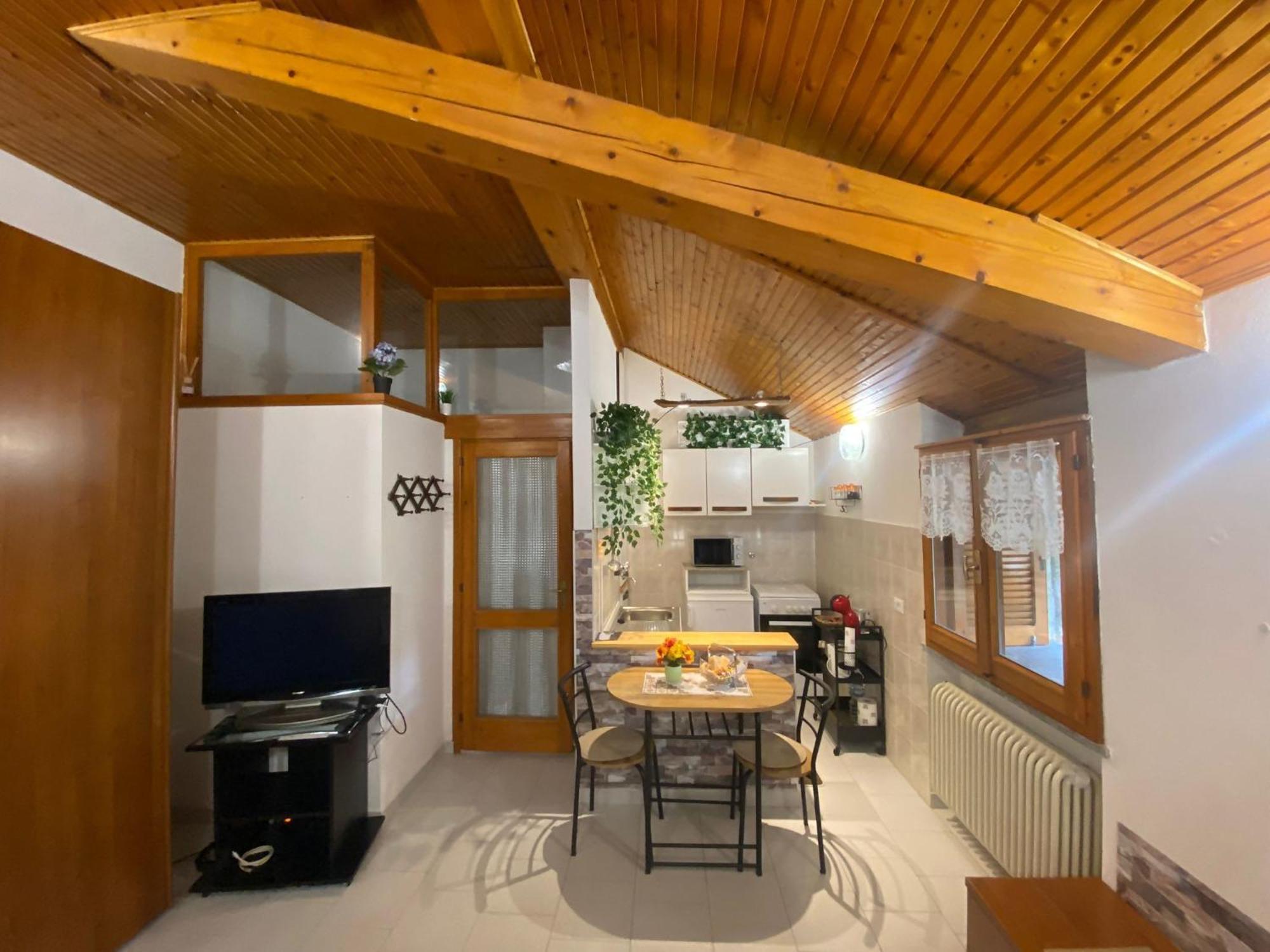 La Corte Dei Torri Loft On The Lake Oliveto Lario Bagian luar foto